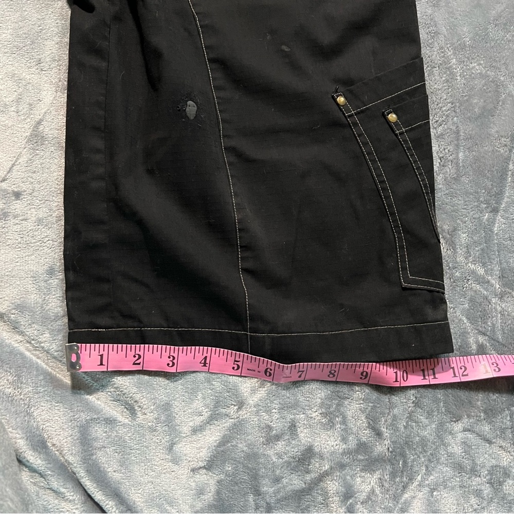 Black Oversized Style Jorts - Picture 8 of 10